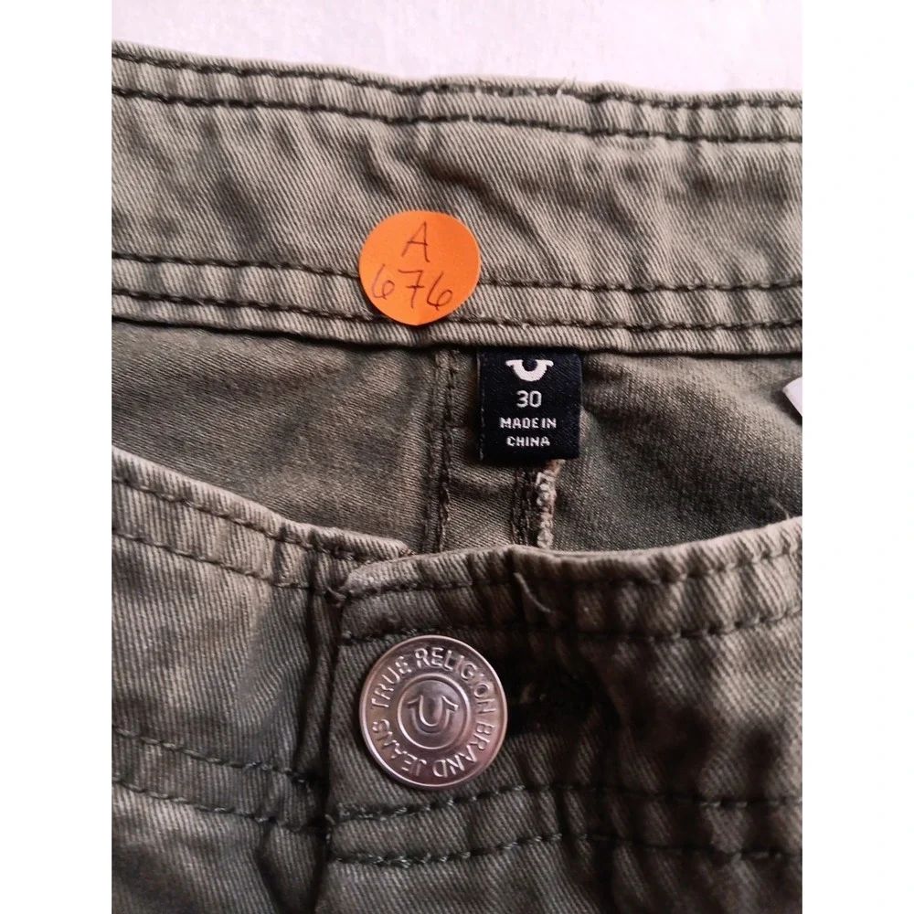True Religion Men's Cargo Shorts Sz 30 Olive Green Flap Pockets  2 Snags See Pic